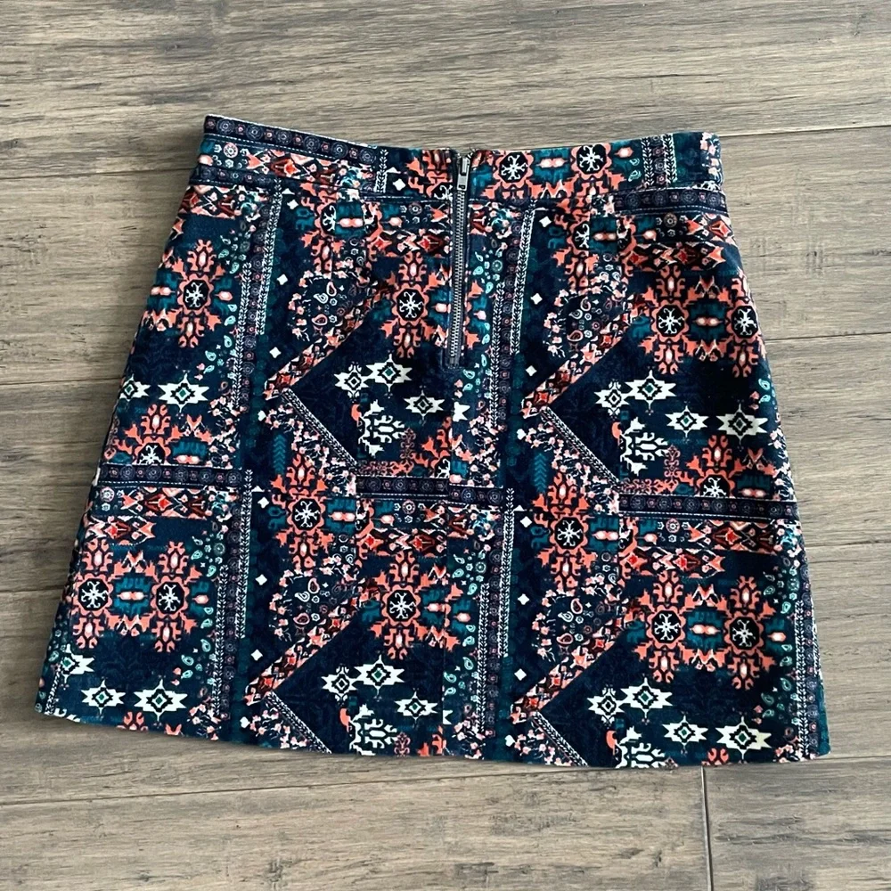 Divided Skirt Velvet/Suede Feel Size 4 Short Skirt - Picture 6 of 8